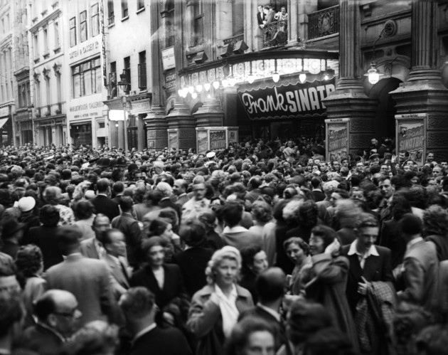 Frank Sinatra crowds in London
